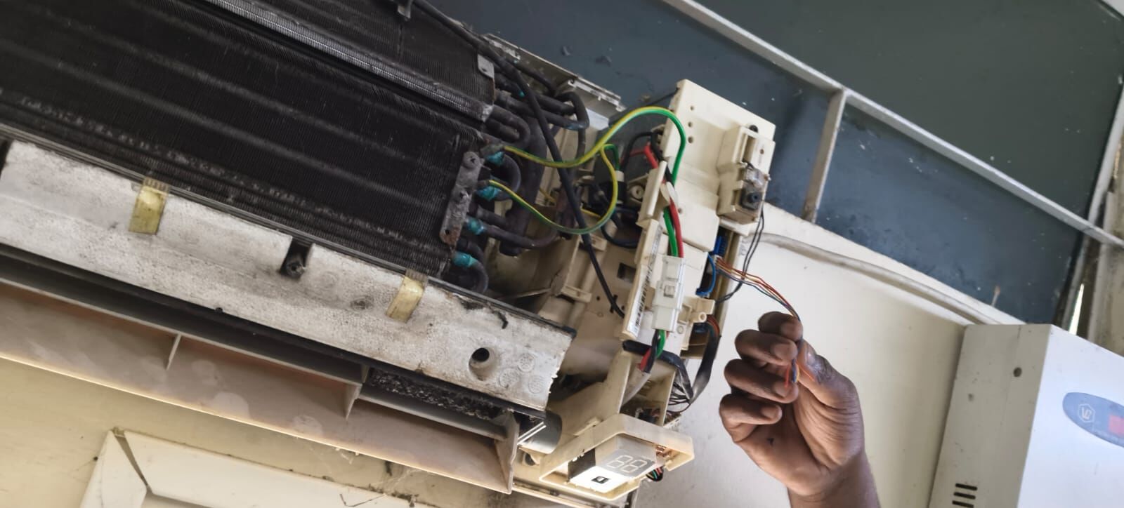 AC repair service work by Antelope Infra & Technology